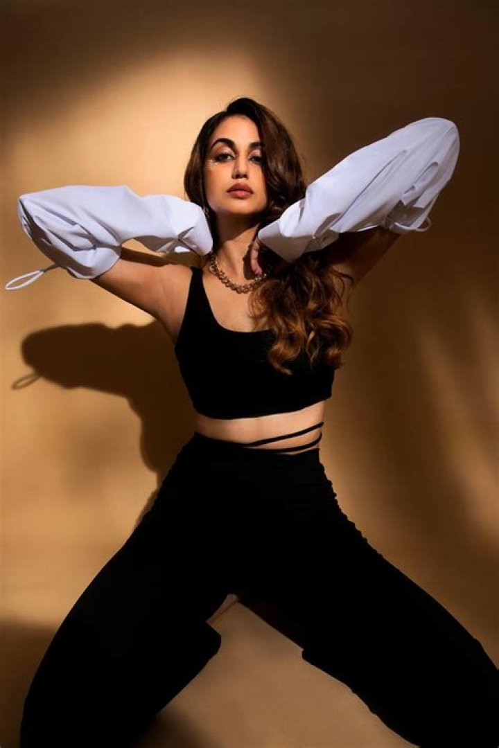 
Anjali Schmuck Height, Weight, Net Worth, Age, Birthday, Wikipedia, Who, Instagram, Biography 