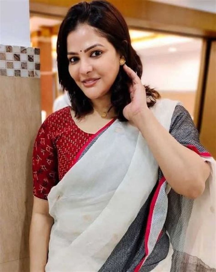 
Arpita Mukherjee Height, Weight, Net Worth, Age, Birthday, Wikipedia, Who, Nationality, Biography 