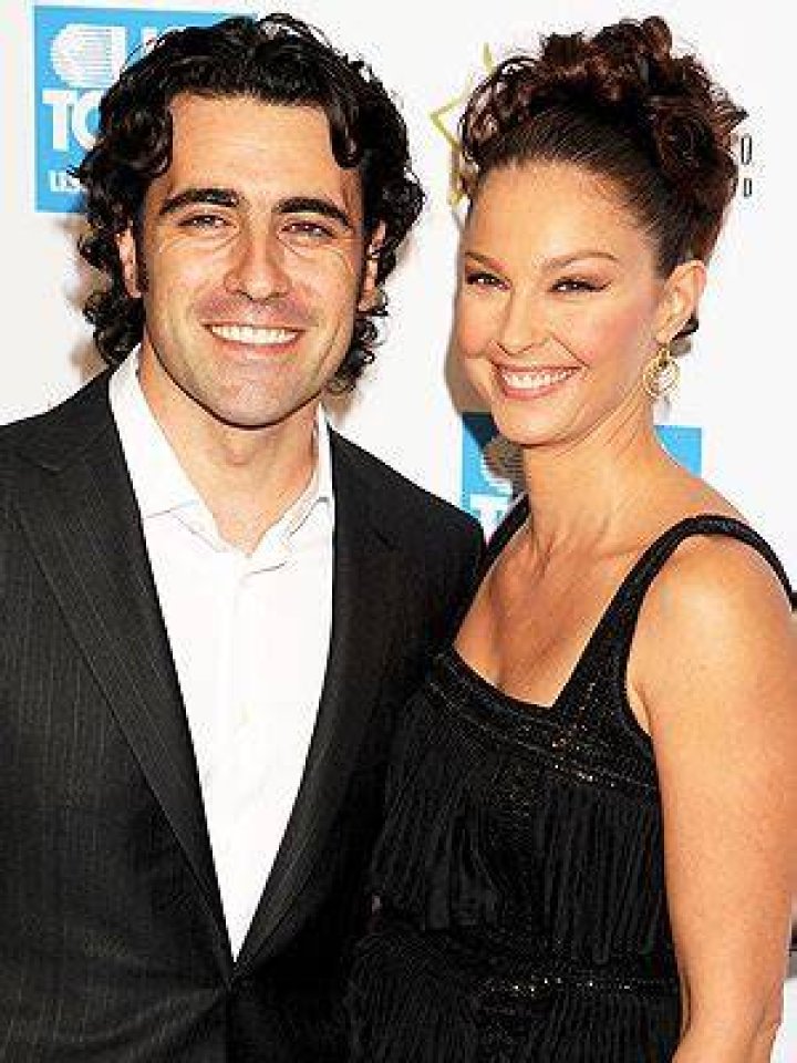 Ashley Judd: Husband, net worth, tattoos, smoking & body measurements