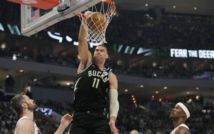 Brook Lopez Height, Weight, Net Worth, Age, Birthday, Wikipedia, Who, Nationality, Biography