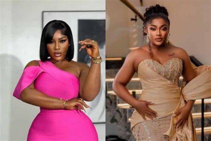 
Destiny Etiko Showers Cash On Lizzy Gold At Her Celebrity-Studded Birthday Bash. 