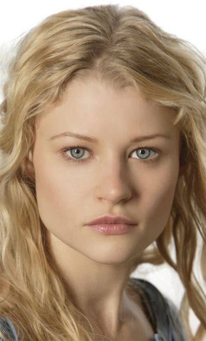 Emilie de Ravin Height, Weight, Net Worth, Age, Birthday, Wikipedia, Who, Nationality, Biography