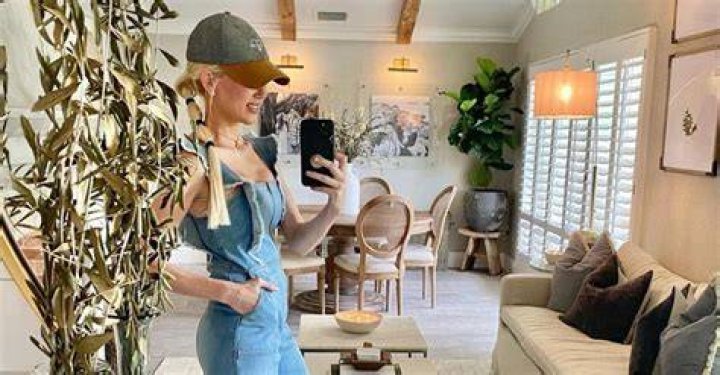 Galey Alix Illness And Mental Health: Why Does She Always Wear Hat?