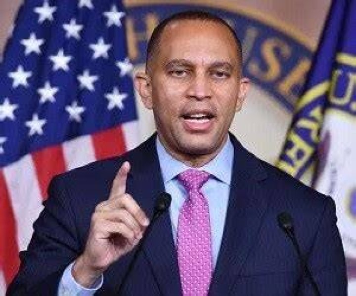 Hakeem Jeffries Height, Weight, Net Worth, Age, Birthday, Wikipedia, Who, Instagram, Biography