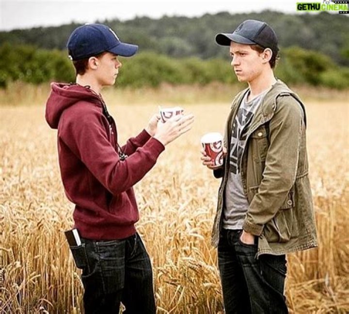 Harry Holland (Actor) Wiki, Bio, Age, Height, Weight, Net Worth, Girlfriend, Facts