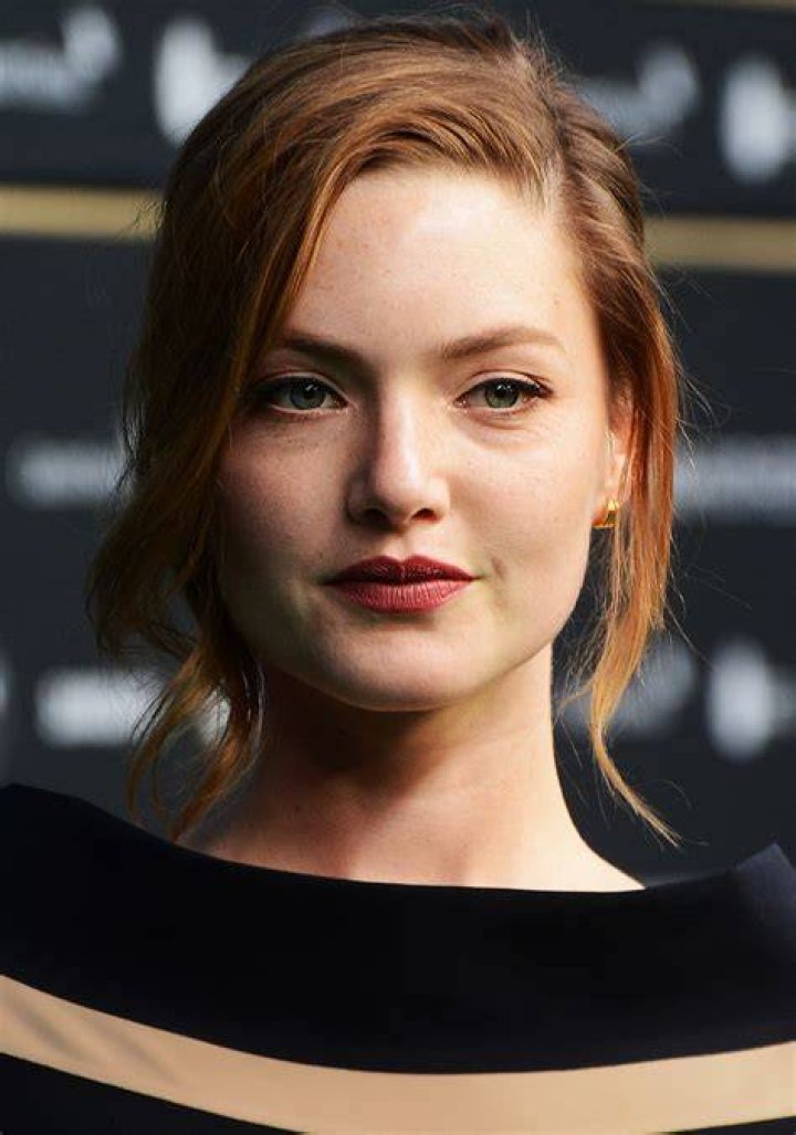 Holliday Clark Grainger Height, Weight, Net Worth, Age, Birthday, Wikipedia, Who, Instagram, Biography