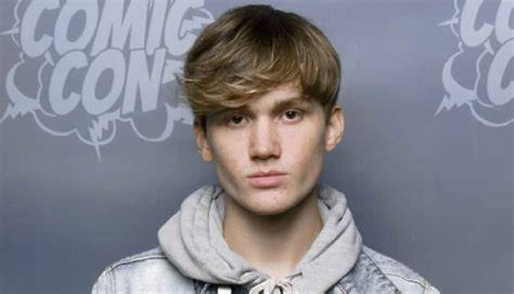 
How Tall Is Matt Lintz Height? Body Measurements Of Actor 