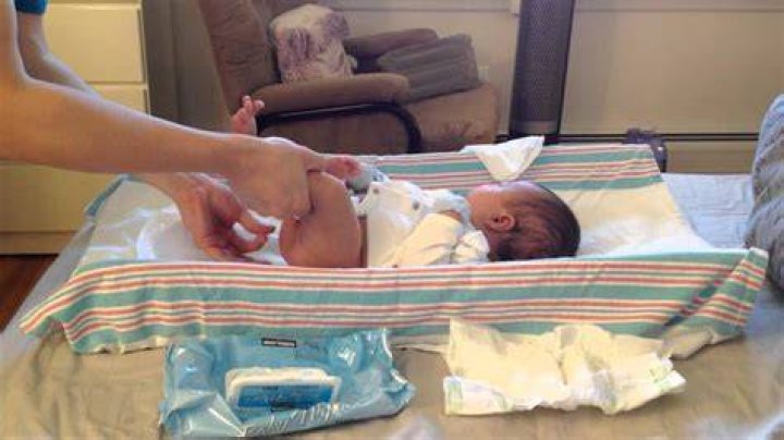 How to change a baby boys diaper