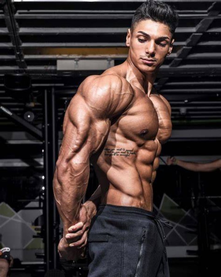 
Is Andrei Deiu married or in a relationship? The Romanian Bodybuilder: What We Know 