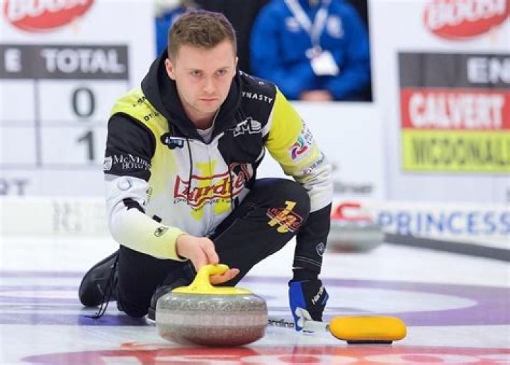 
Is Bruce Mouat Gay? Age, Height, Net Worth 