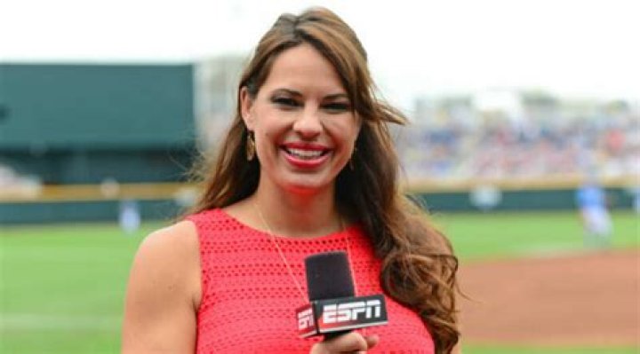 
Is Jessica Mendoza Married? Her Bio, Husband, Family, Net worth, Salary and Wiki 