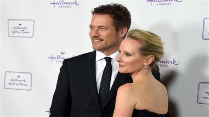 James Tupper Height, Weight, Net Worth, Age, Birthday, Wikipedia, Who, Nationality, Biography