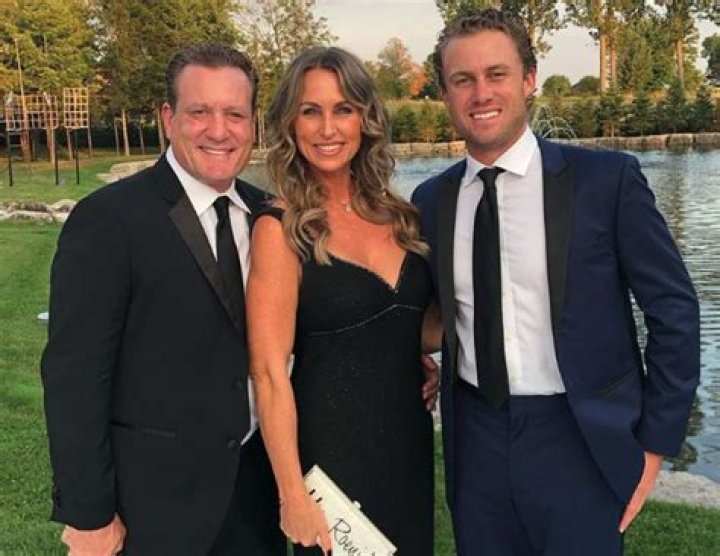 Jeremy Shaffer “J. R.” Roenick Age, Wiki, Biography, Family, Parents, Body Measurement, Salary, Net worth