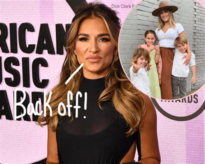 
Jessie James Decker Addresses Accusations of ‘Photoshopping Abs’ on Her Children in Photos 