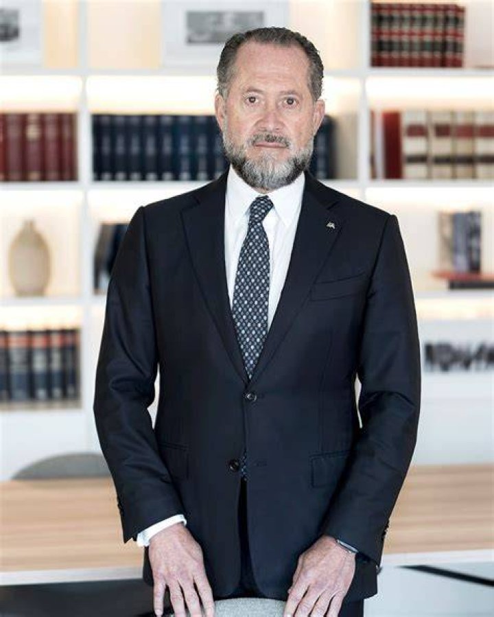 Juan Carlos Escotet Age, Birthday, Wikipedia, Who, Nationality, Biography
