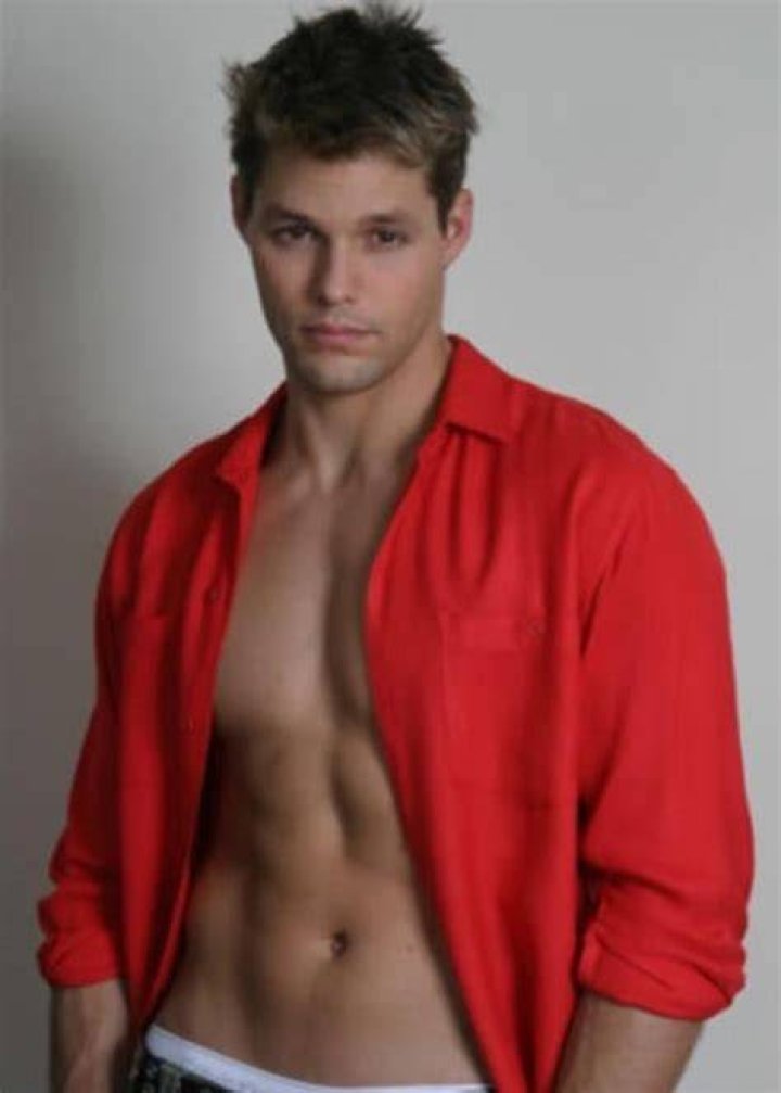 Justin Shane Bruening Height, Weight, Net Worth, Age, Birthday, Wikipedia, Who, Nationality, Biography