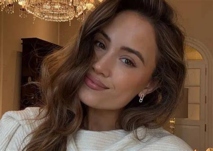 Kate Hutchins Height, Age, Who, Boyfriend, Biography, Wiki, Net Worth