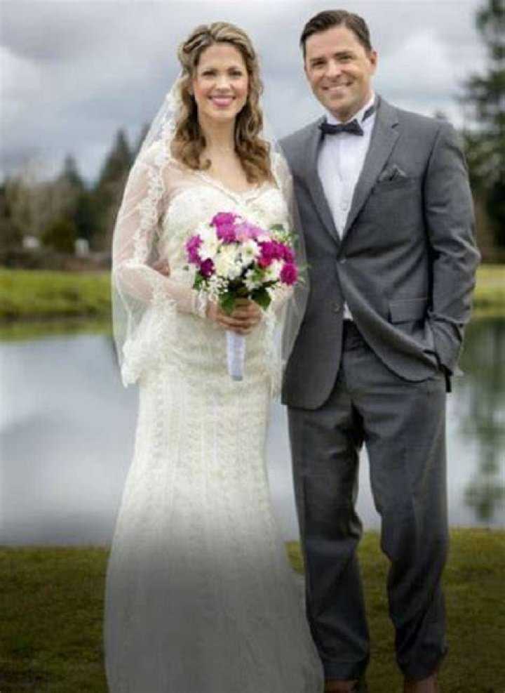 Kavan Smith is Married to Wife: Corinne Clark. 2 kids.