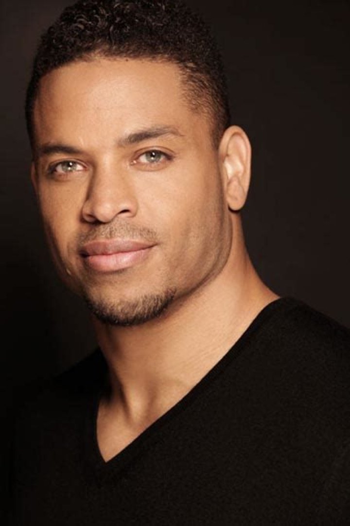 Keith Hodge Bio, Wiki, Age, Height, Family, Hodgetwins, Wife, Net Worth