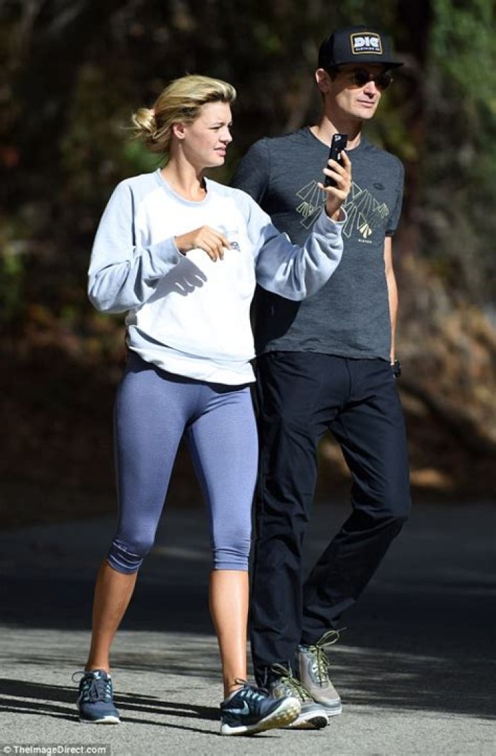 Kelly Rohrbach: Boyfriend, net worth, tattoos, smoking & body measurements