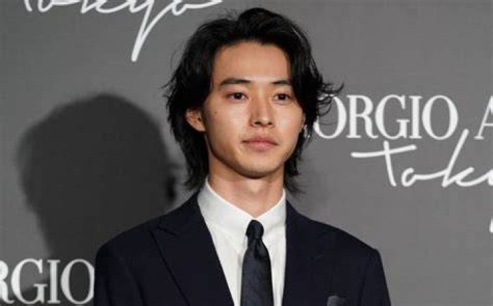 Kento Yamazaki Height, Weight, Net Worth, Age, Birthday, Wikipedia, Who, Instagram, Biography