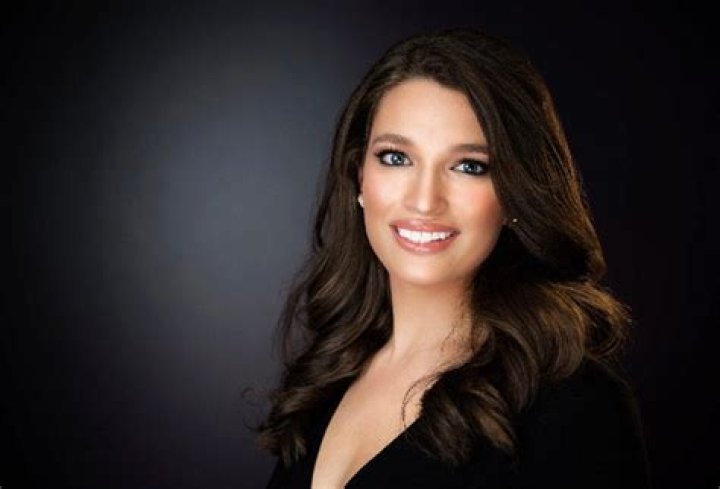 Leeza Garber Has A Beautiful Lips, Fans Want To Know If She Undergone Plastic Surgery