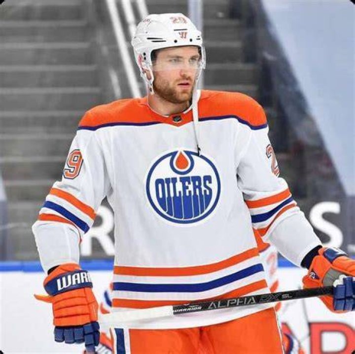 
Leon Draisaitl Height, Weight, Net Worth, Age, Birthday, Wikipedia, Who, Nationality, Biography 
