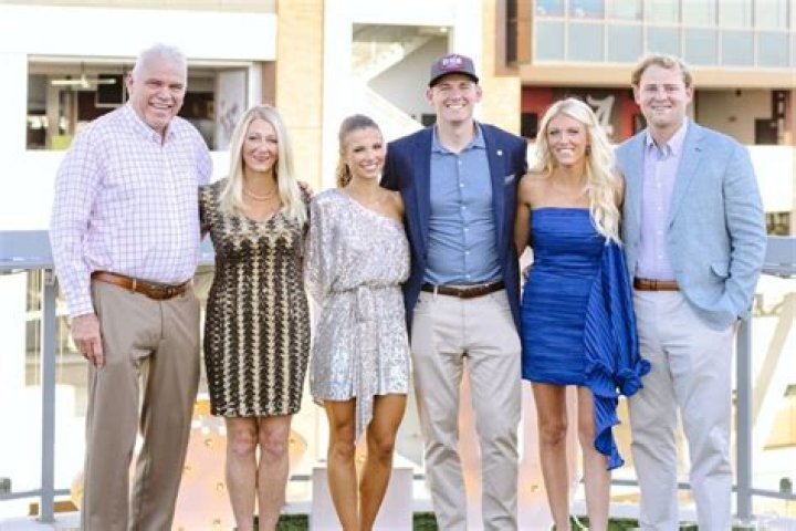 
Mac Jones Parents: Who Are Gordon And Holly Jones? Family 