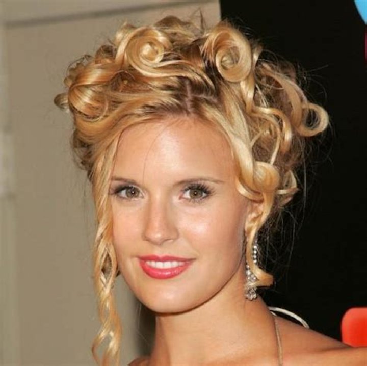 Maggie Grace Bio, Wiki, Age, Family, Husband, Movies, TV Shows and Net Worth