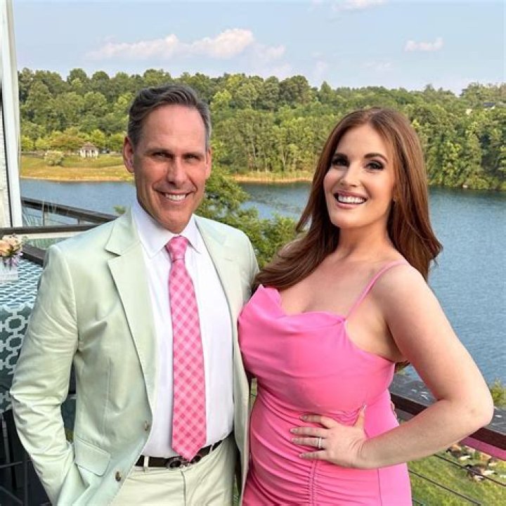 Meg McNamara Age – Married, Husband, Wikipedia (CBS Channel 13) How old?