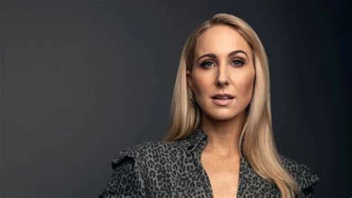 Nikki Glaser Age, Height, Parents, Siblings, Husband, Children