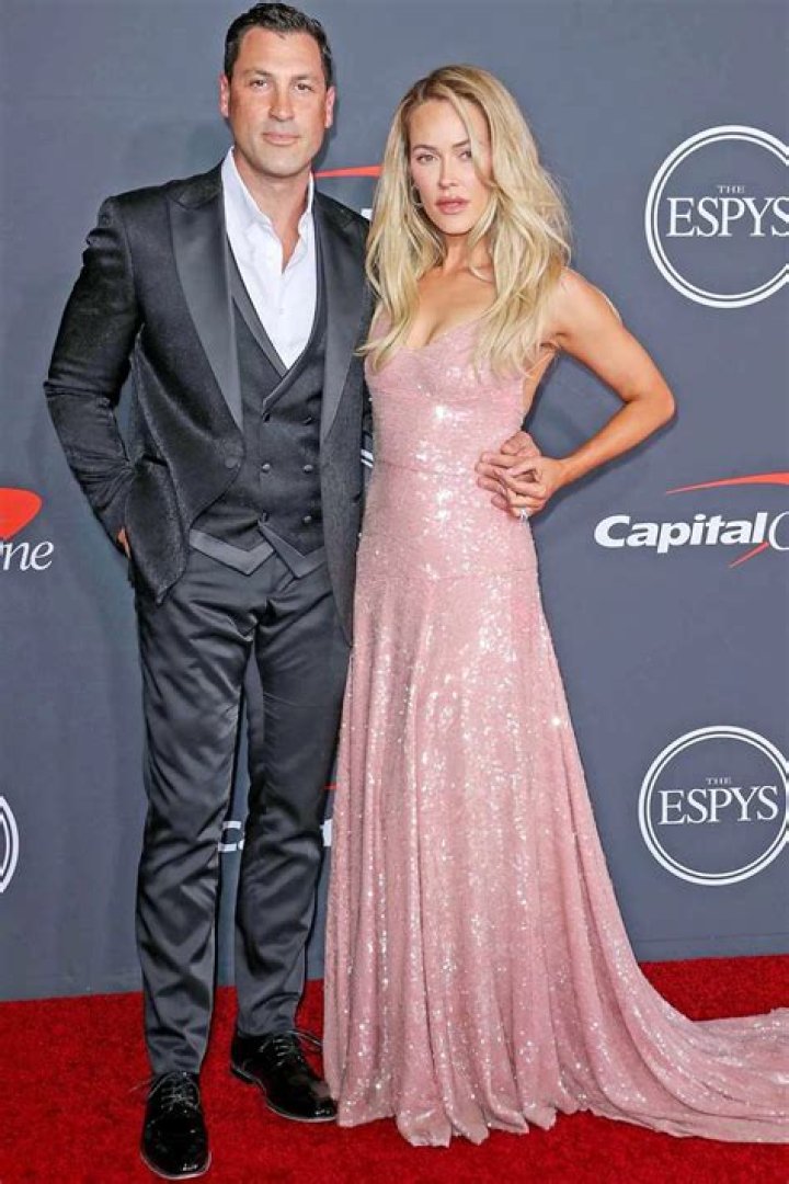 
Peta Murgatroyd Posts Touching Tribute After Death of Father: ‘Love You Until the 12th of Never’ 