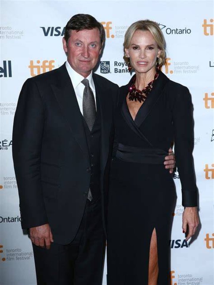 Photos: Has Wayne Gretzky & His Wife Janet Jones Had Plastic Surgery? Rumors Explored