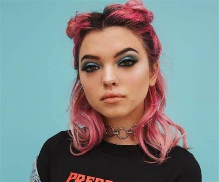 
Rena Lovelis Height, Weight, Net Worth, Age, Birthday, Wikipedia, Who, Nationality, Biography 