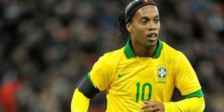 
Ronaldinho Net Worth: What is the Ballon d’Or Winner’s Wealth? 