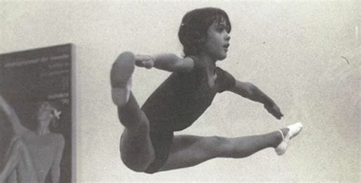
Salma Hayek Demonstrates Gymnastic Skills By Flipping On The Trampoline 