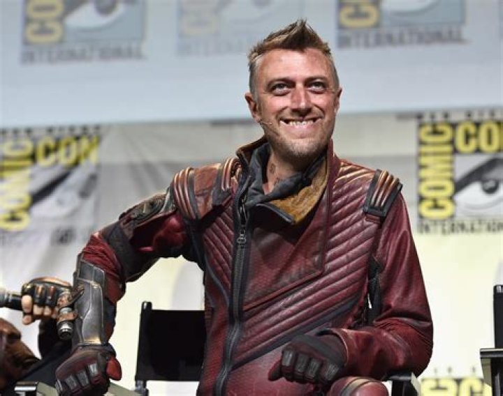 
Sean Gunn’s Biography: Net Worth, Brother, Chest, Height, Age 