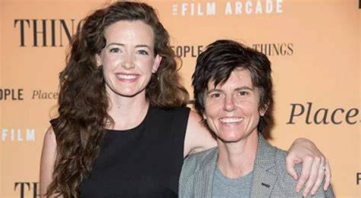 Stephanie Allynne Height, Wiki, Biography, Age, Husband, Net Worth