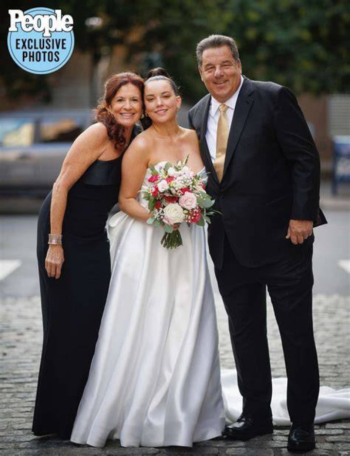 Steve Schirripa is Married to Wife: Laura Schirripa. Kids: Bria, Ciara.