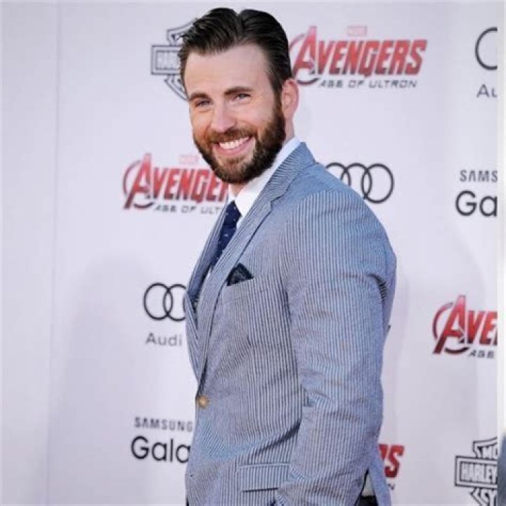 
Travis Riker Height, Weight, Net Worth, Age, Wiki, Who, Instagram, Biography 