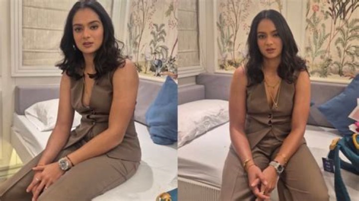 
Vee Stuns in New Post Online 