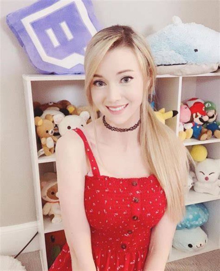 
What happened to DizzyKitten? Age, Real Name, Boyfriend, Wiki 