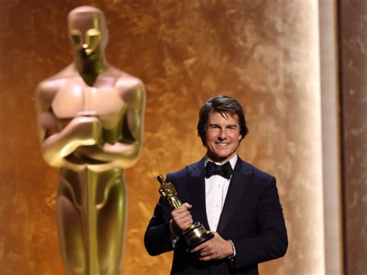 
What is an honorary Oscar and who were awarded with it this year? 