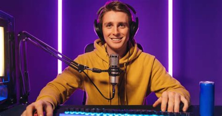 What Is Juicystar07 Real Name And Where Does The American YouTuber Live?