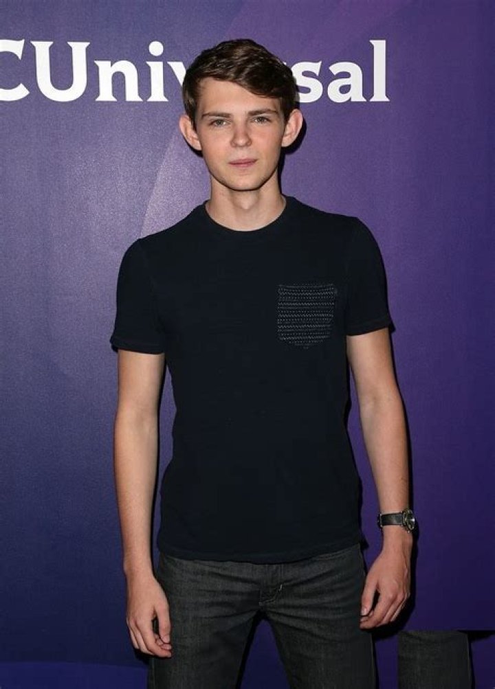 Where Is Robbie Kay Now? Net Worth And Dating 2022 – Gay Or Girlfriend