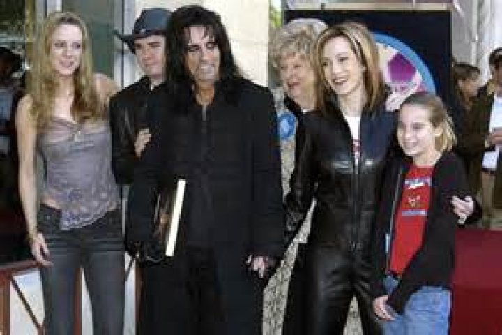Who are Alice Coopers Parents? Alice Cooper Biography, Parents Name, Nationality and More