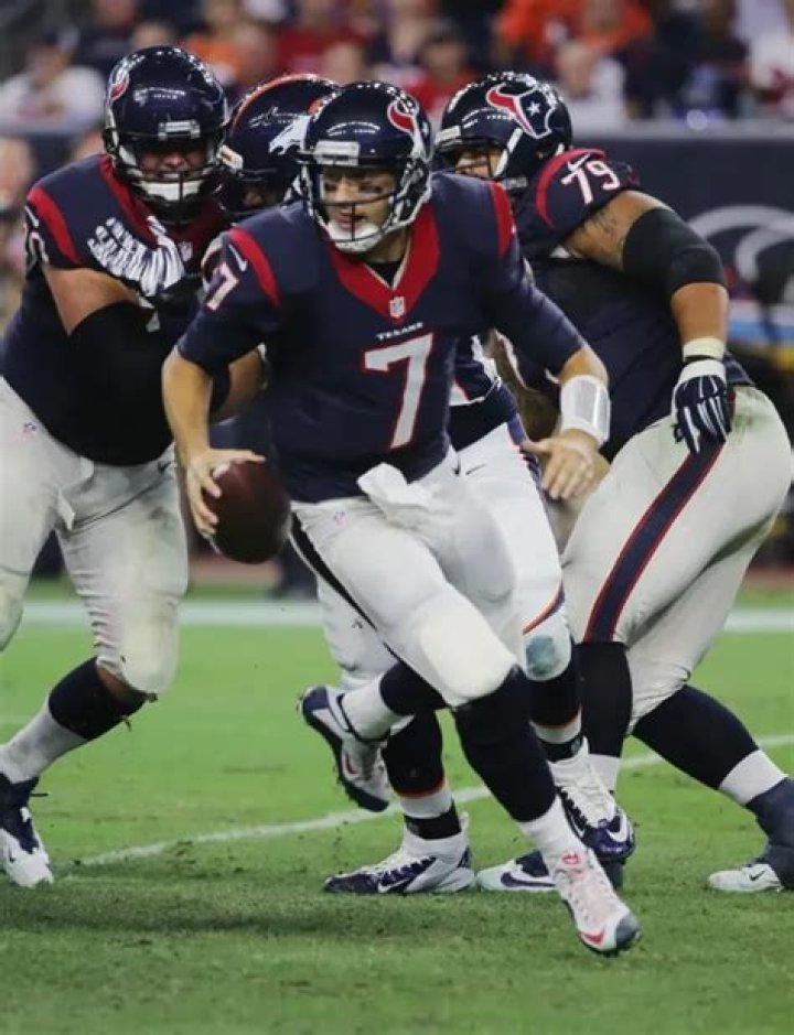 Who is Brian Hoyer? Spouse, net worth (income and earnings), other details about The Quarterback