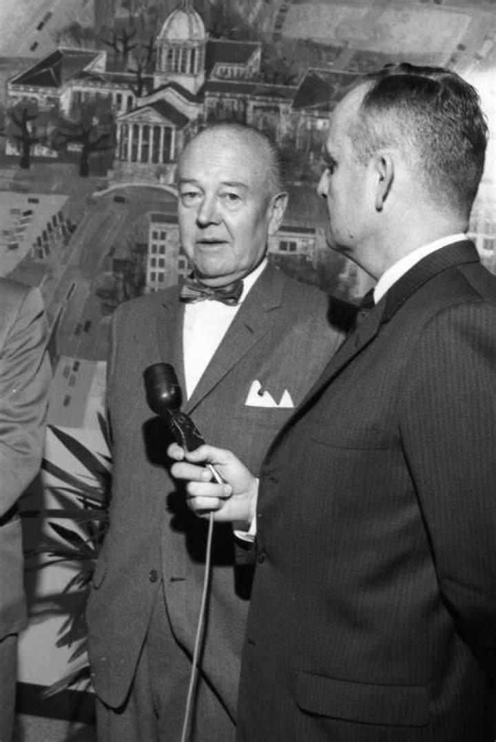 
Who is Clarence Manion wife? 