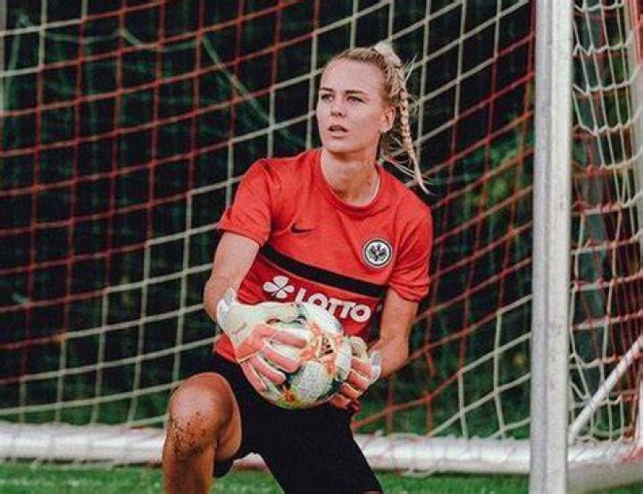 Who Is Merle Frohms Partner? A Look Into Dating History Of German Goalkeeper