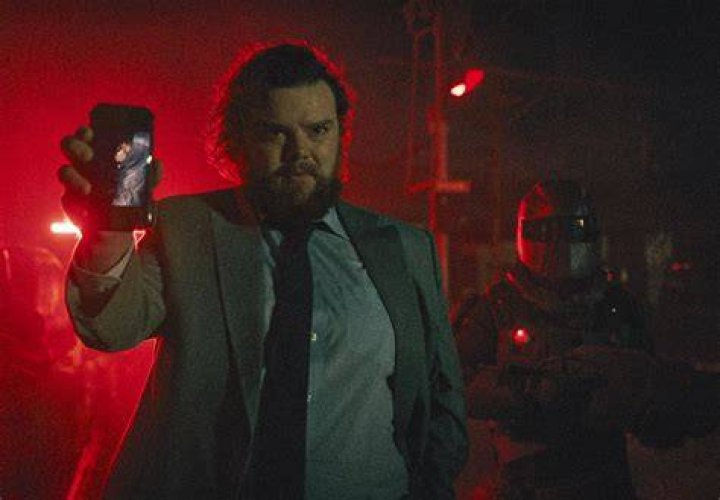 
WHO IS RICHARD BAXTER IN RESIDENT EVIL AND WHO PLAYS HIM? 